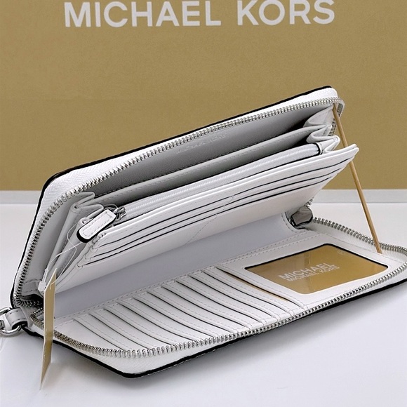 Michael Kors Large Pebbled Leather Continental Wallet Wristlet Phone Holder
Opt - Picture 10 of 12